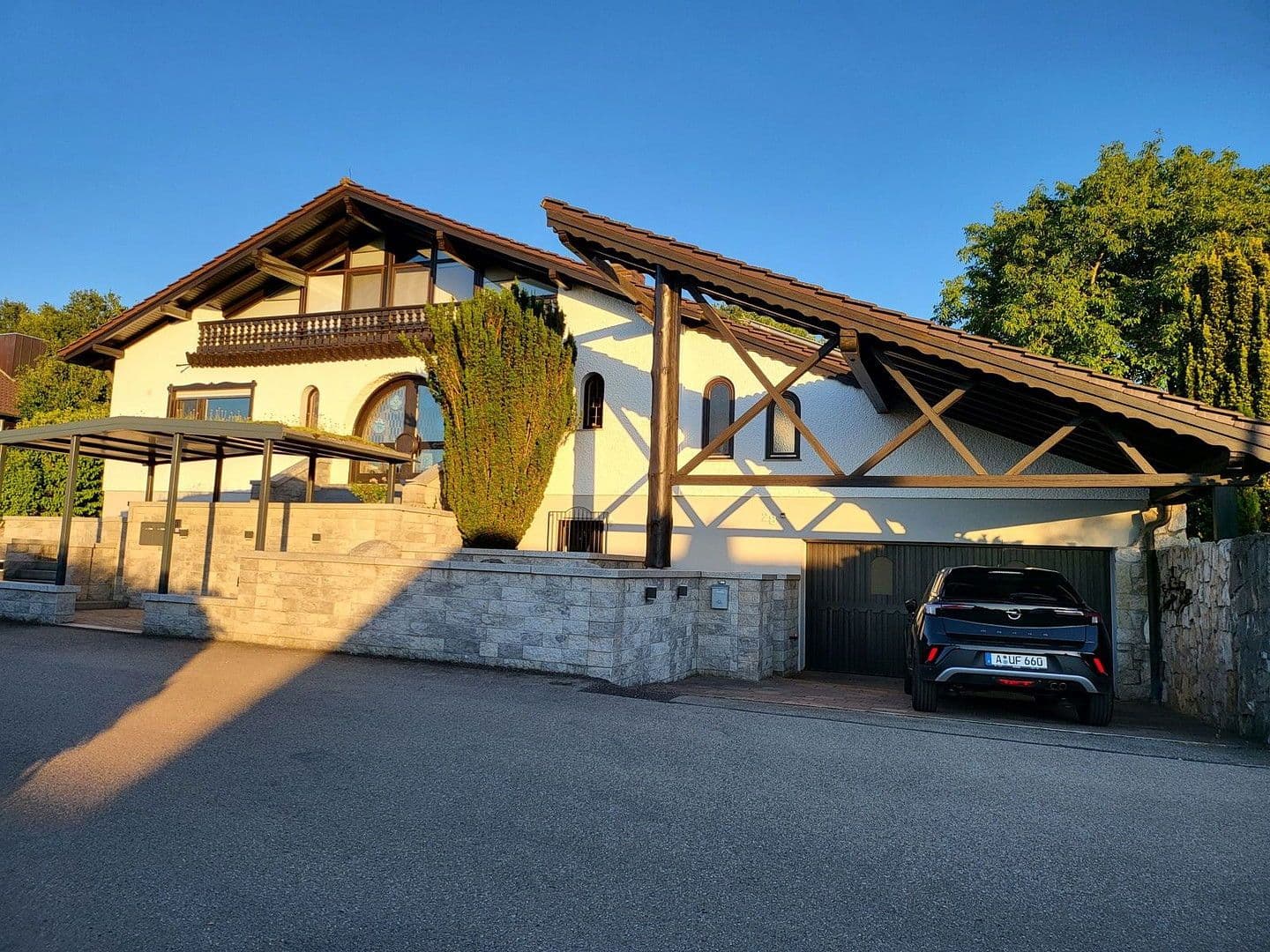 Predaj domu 370 m², pozemek 910 m², Buttenwiesen, Bavorsko Predaj domu 370 m², pozemek 910 m², Buttenwiesen, Bavorsko