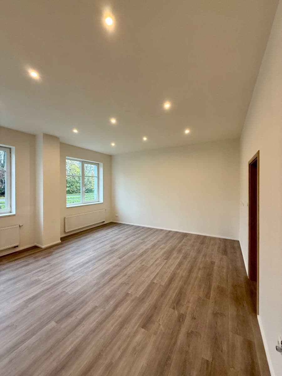 Predaj bytu 2-izbový 65 m², Topolová, Milovice, Středočeský kraj Predaj bytu 2-izbový 65 m², Topolová, Milovice, Středočeský kraj