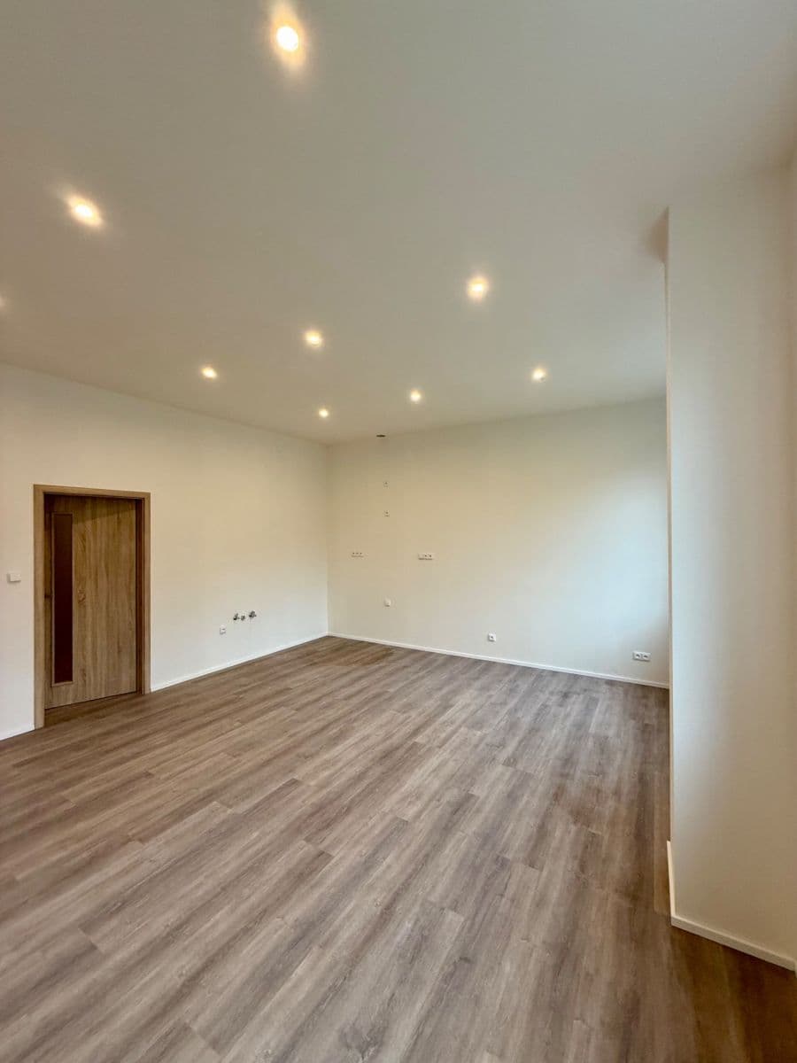 Predaj bytu 2-izbový 65 m², Topolová, Milovice, Středočeský kraj Predaj bytu 2-izbový 65 m², Topolová, Milovice, Středočeský kraj