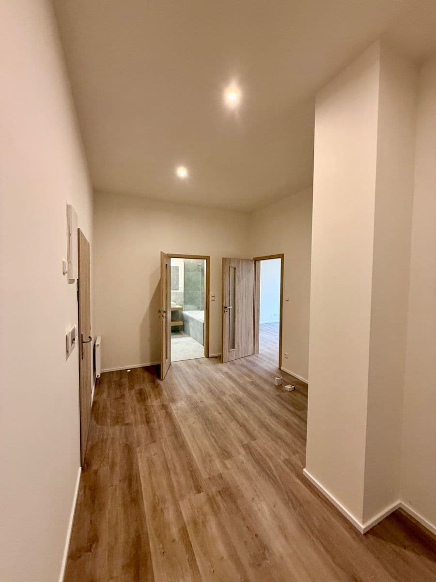 Predaj bytu 2-izbový 65 m², Topolová, Milovice, Středočeský kraj Predaj bytu 2-izbový 65 m², Topolová, Milovice, Středočeský kraj