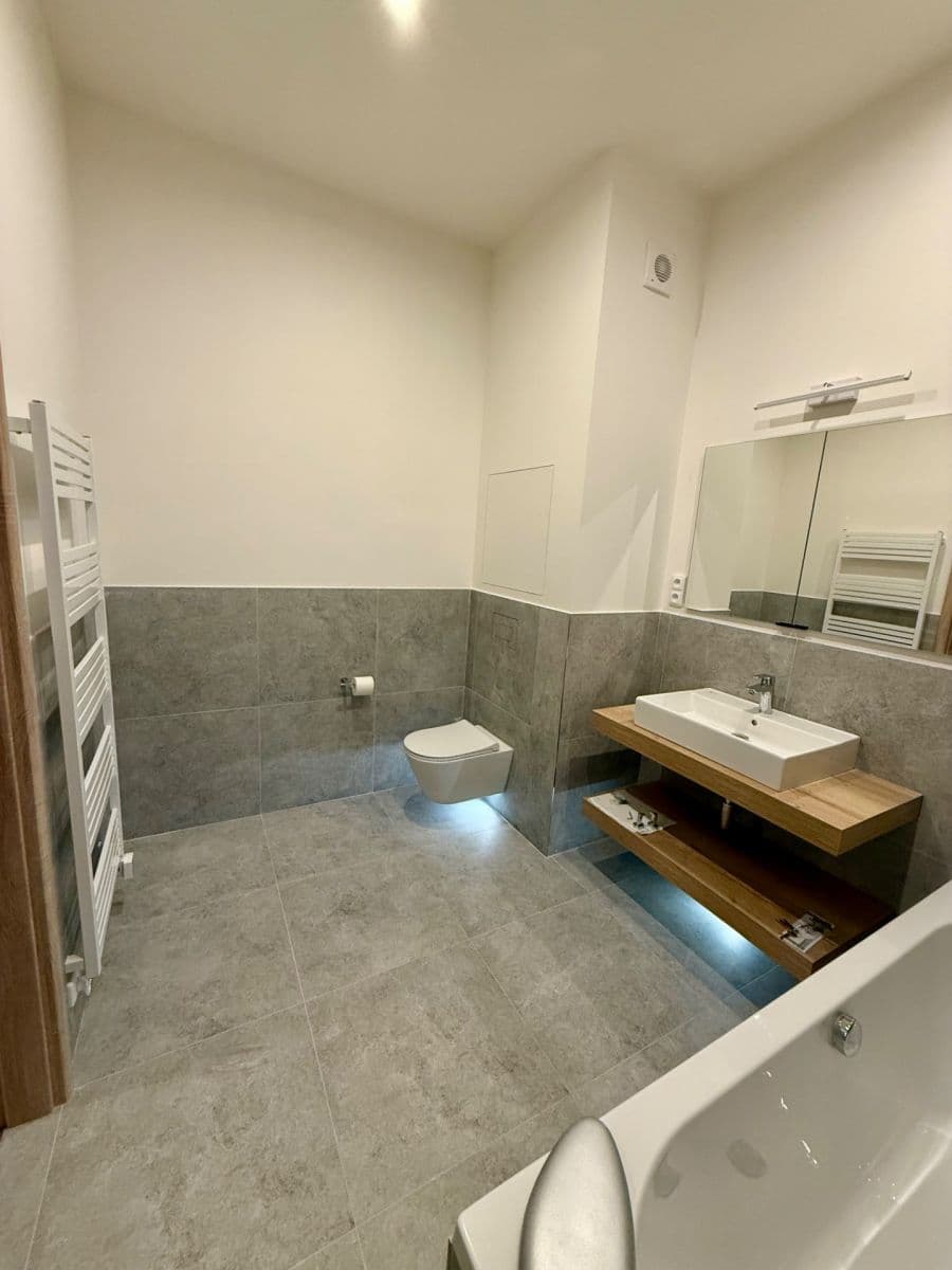 Predaj bytu 2-izbový 65 m², Topolová, Milovice, Středočeský kraj Predaj bytu 2-izbový 65 m², Topolová, Milovice, Středočeský kraj