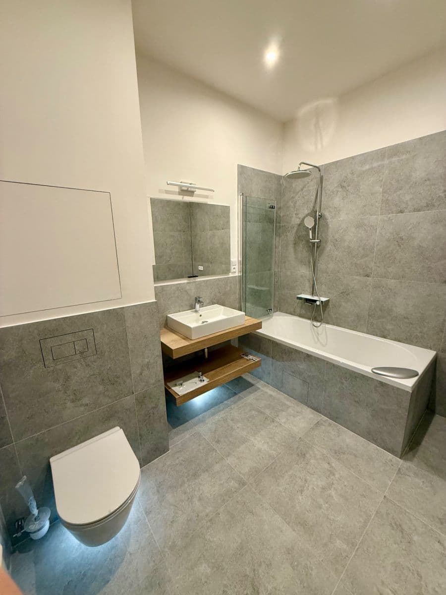 Predaj bytu 2-izbový 65 m², Topolová, Milovice, Středočeský kraj Predaj bytu 2-izbový 65 m², Topolová, Milovice, Středočeský kraj