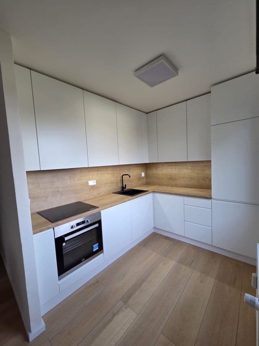 Predaj bytu 2-izbový 58 m², 5. května, Měšice, Středočeský kraj Predaj bytu 2-izbový 58 m², 5. května, Měšice, Středočeský kraj