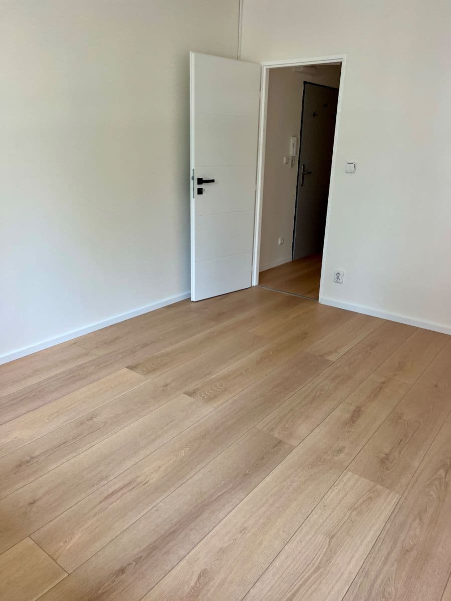 Predaj bytu 2-izbový 58 m², 5. května, Měšice, Středočeský kraj Predaj bytu 2-izbový 58 m², 5. května, Měšice, Středočeský kraj