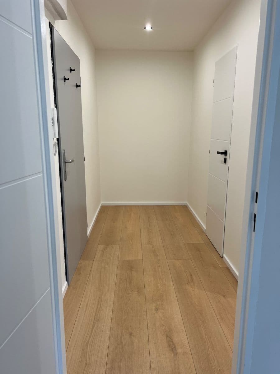 Predaj bytu 2-izbový 58 m², 5. května, Měšice, Středočeský kraj Predaj bytu 2-izbový 58 m², 5. května, Měšice, Středočeský kraj