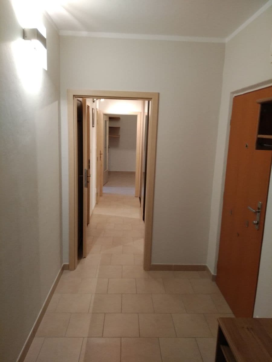 Predaj bytu 2-izbový 74 m², Luďka Matury, Pardubice, Pardubický kraj Predaj bytu 2-izbový 74 m², Luďka Matury, Pardubice, Pardubický kraj