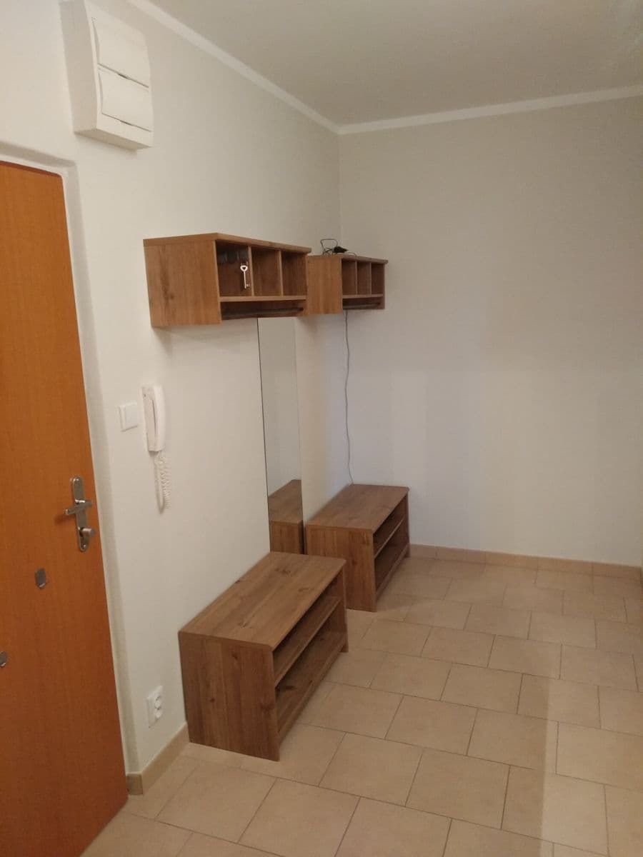 Predaj bytu 2-izbový 74 m², Luďka Matury, Pardubice, Pardubický kraj Predaj bytu 2-izbový 74 m², Luďka Matury, Pardubice, Pardubický kraj