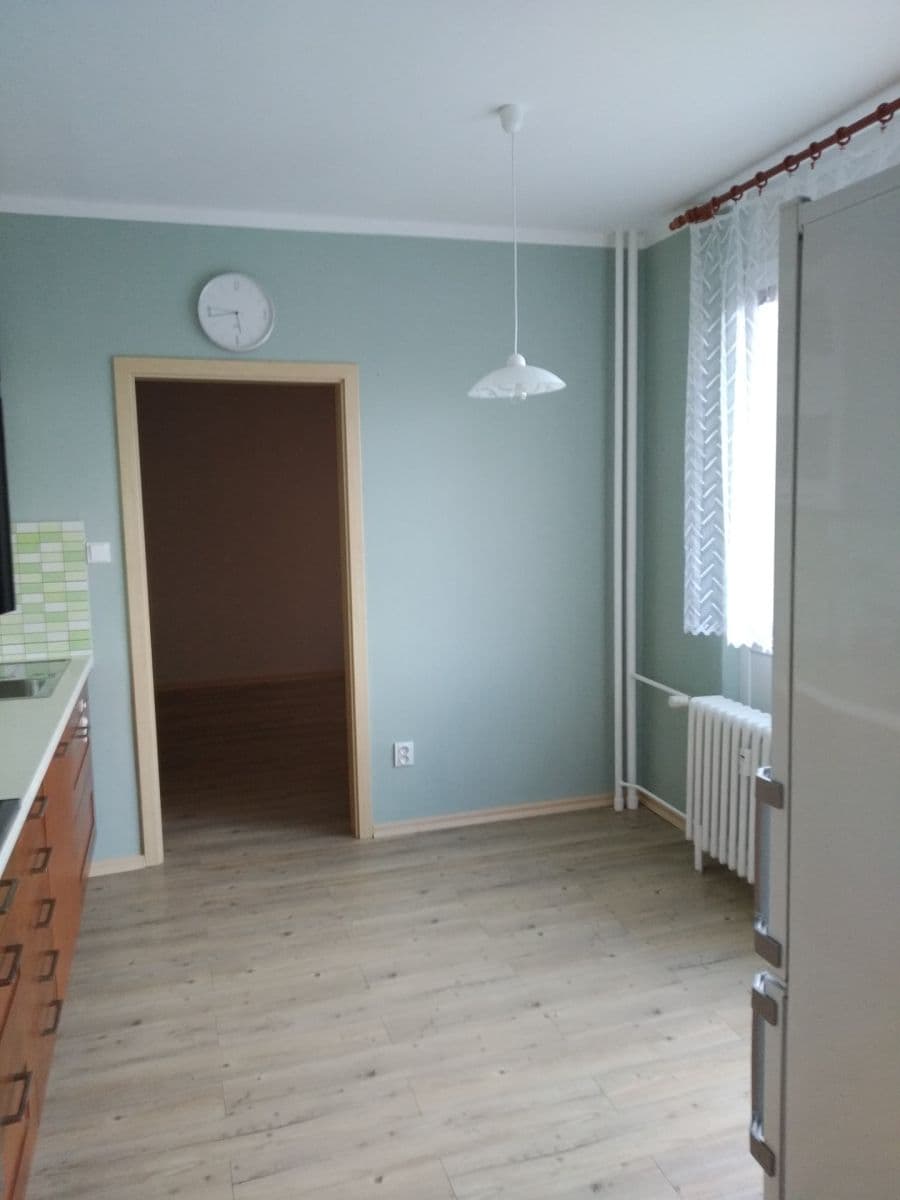 Predaj bytu 2-izbový 74 m², Luďka Matury, Pardubice, Pardubický kraj Predaj bytu 2-izbový 74 m², Luďka Matury, Pardubice, Pardubický kraj