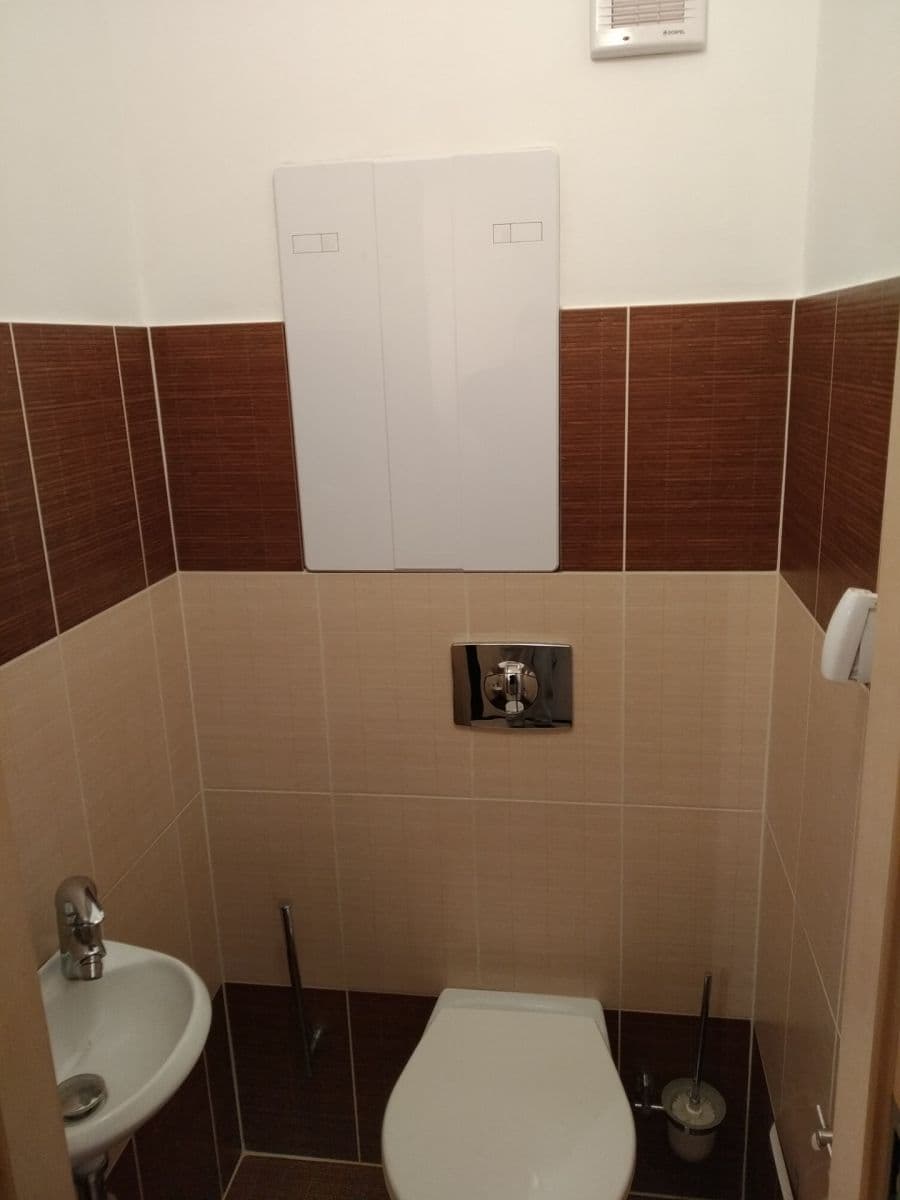 Predaj bytu 2-izbový 74 m², Luďka Matury, Pardubice, Pardubický kraj Predaj bytu 2-izbový 74 m², Luďka Matury, Pardubice, Pardubický kraj