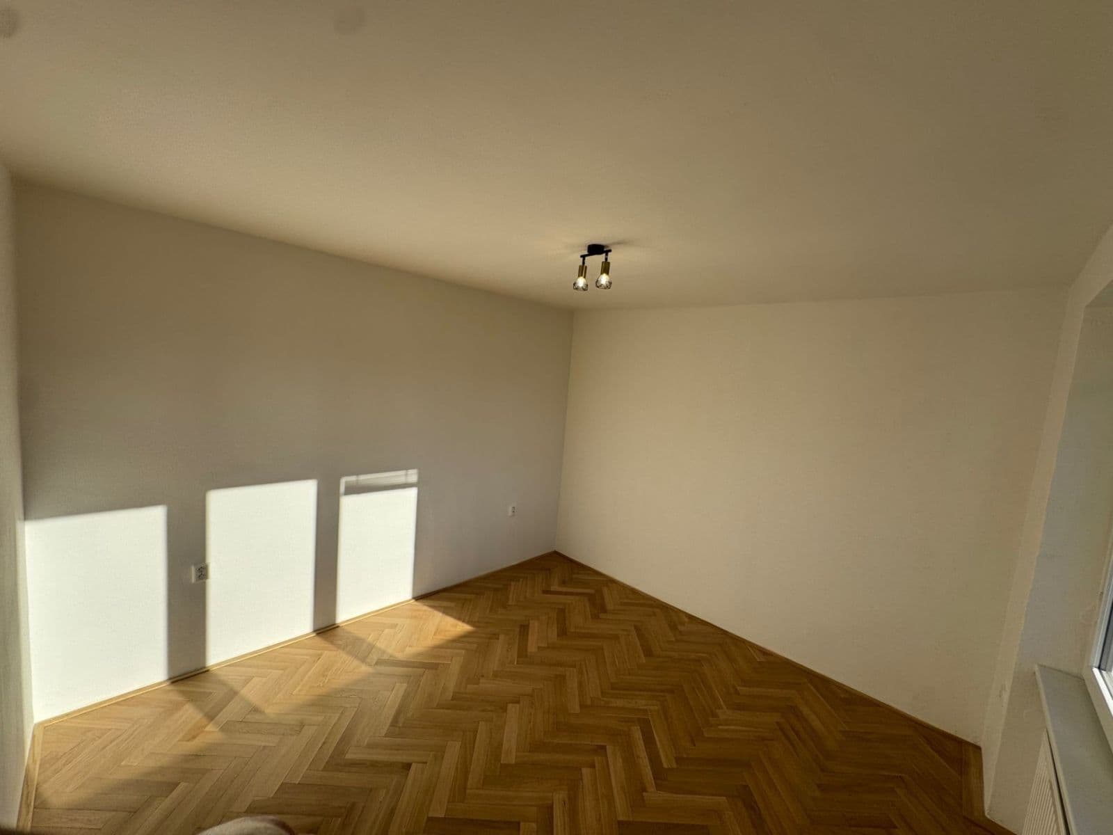 Prenájom bytu 3-izbový 74 m², Nad Plovárnou, Jihlava, Kraj Vysočina Prenájom bytu 3-izbový 74 m², Nad Plovárnou, Jihlava, Kraj Vysočina