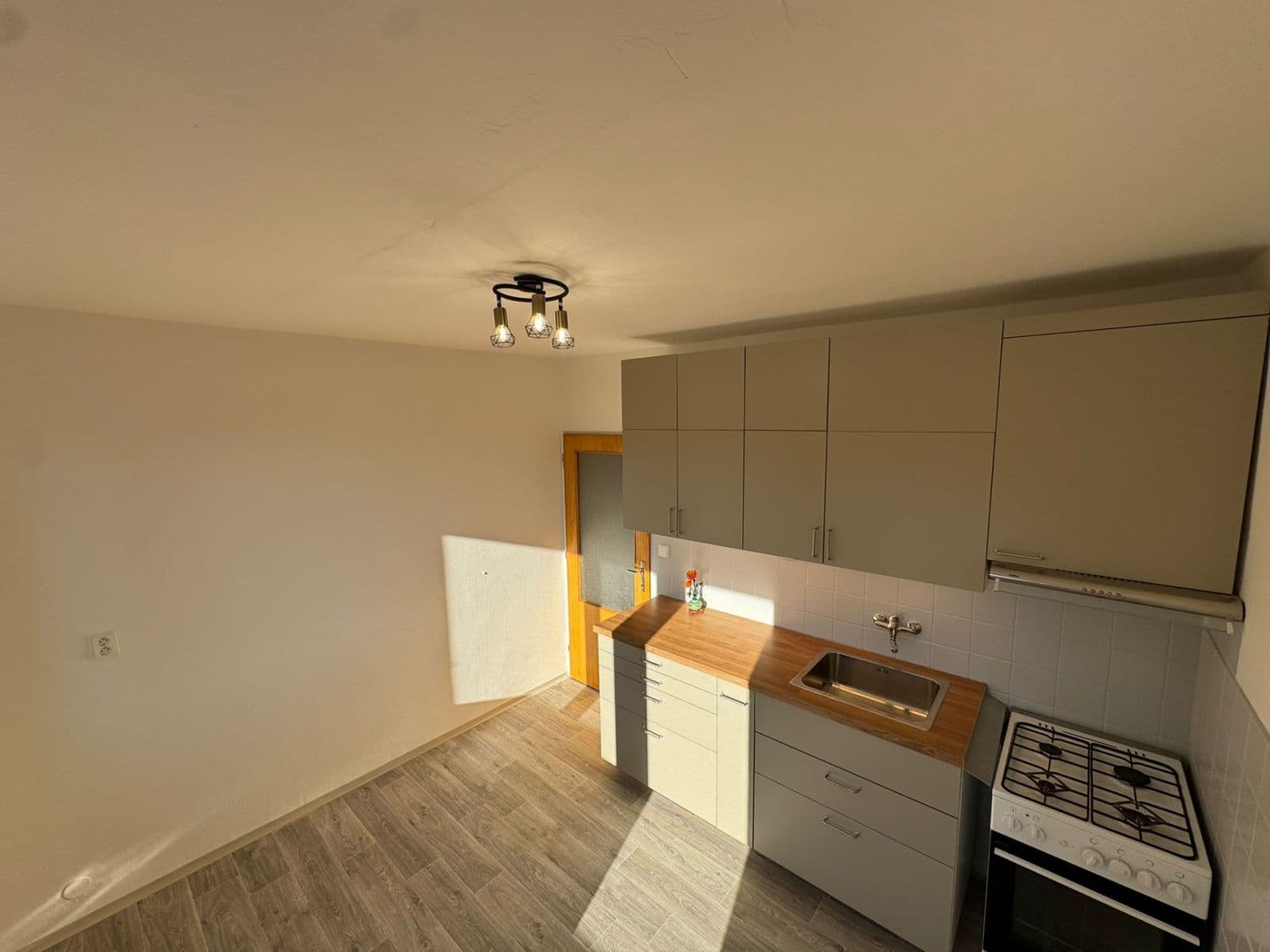 Prenájom bytu 3-izbový 74 m², Nad Plovárnou, Jihlava, Kraj Vysočina Prenájom bytu 3-izbový 74 m², Nad Plovárnou, Jihlava, Kraj Vysočina