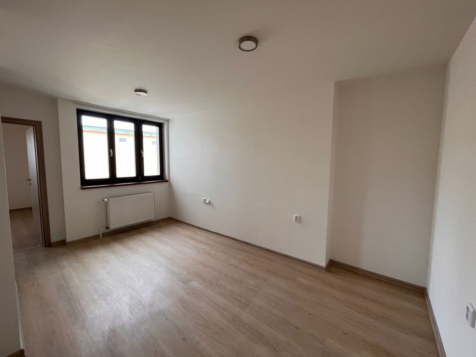 Prenájom bytu 3-izbový 81 m², Hálkova, Praha, Praha Prenájom bytu 3-izbový 81 m², Hálkova, Praha, Praha