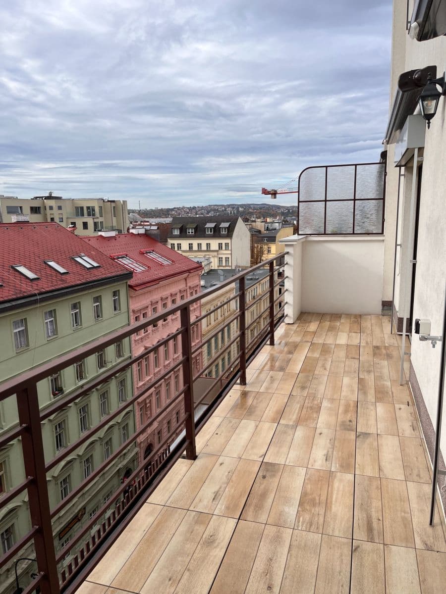 Prenájom bytu 3-izbový 81 m², Hálkova, Praha, Praha Prenájom bytu 3-izbový 81 m², Hálkova, Praha, Praha