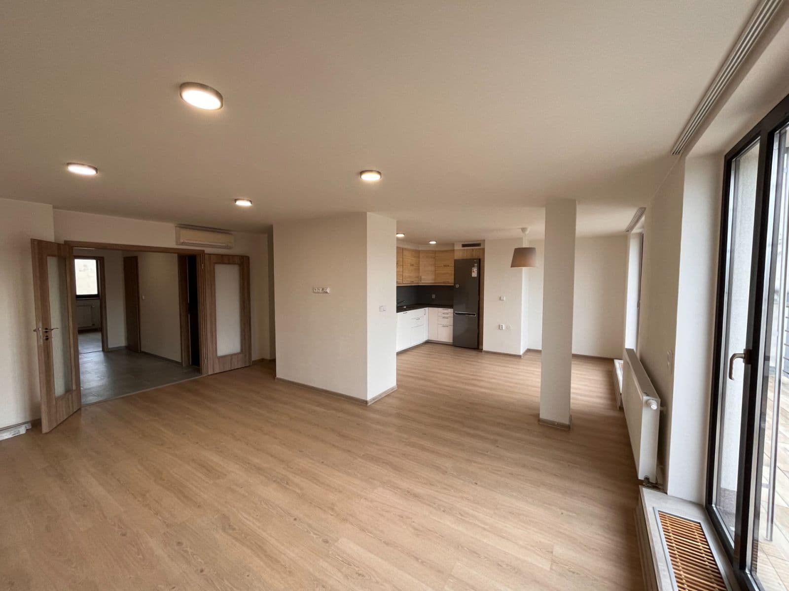 Prenájom bytu 3-izbový 81 m², Hálkova, Praha, Praha Prenájom bytu 3-izbový 81 m², Hálkova, Praha, Praha