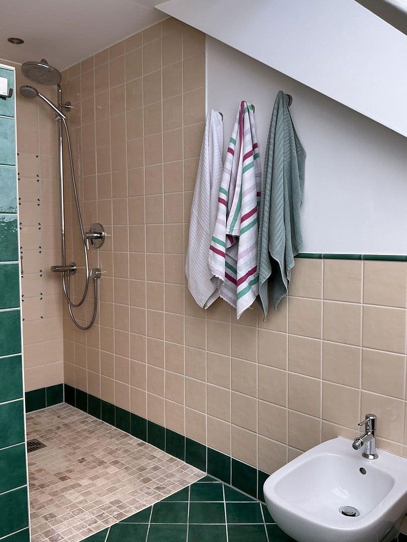 Predaj domu 170 m², pozemek 1.335 m², Steinmauern, Bádensko-Wurttembersko Predaj domu 170 m², pozemek 1.335 m², Steinmauern, Bádensko-Wurttembersko