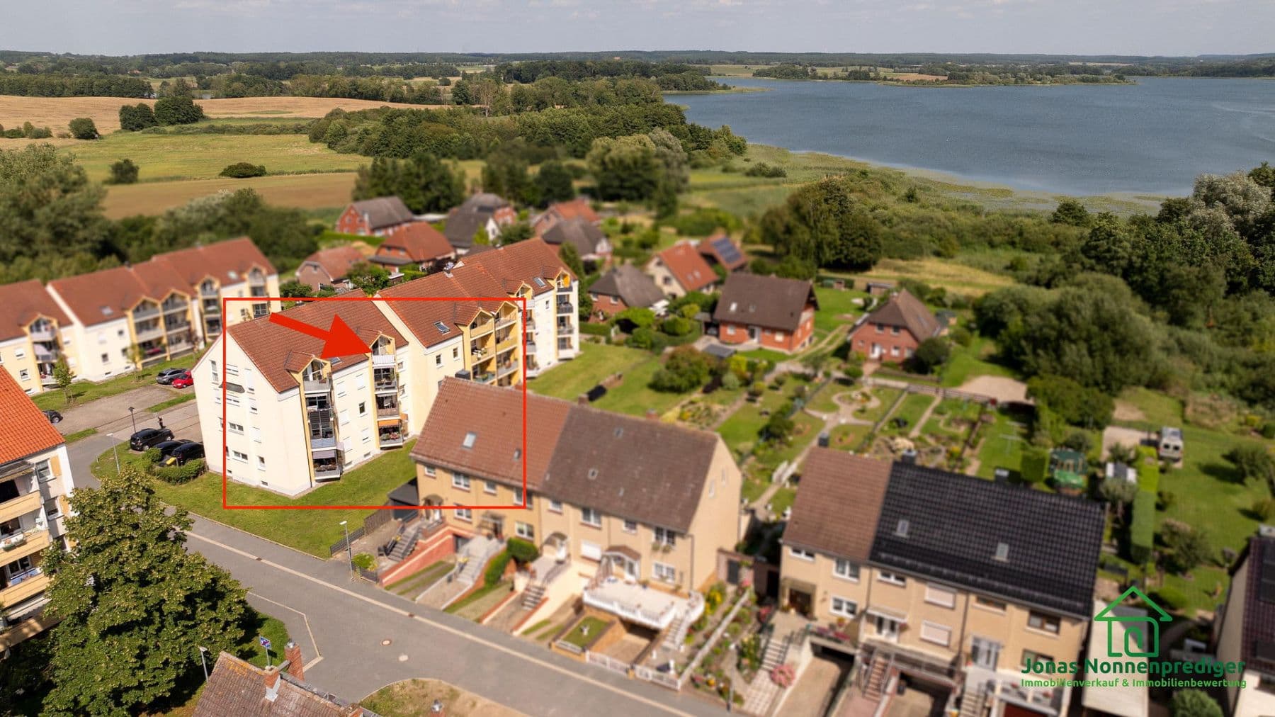 Predaj domu 1.126 m², pozemek 2.034 m², Am Serrahnsbach 35-37, Sternberg, Meklenbursko-Predpomoransko Predaj domu 1.126 m², pozemek 2.034 m², Am Serrahnsbach 35-37, Sternberg, Meklenbursko-Predpomoransko