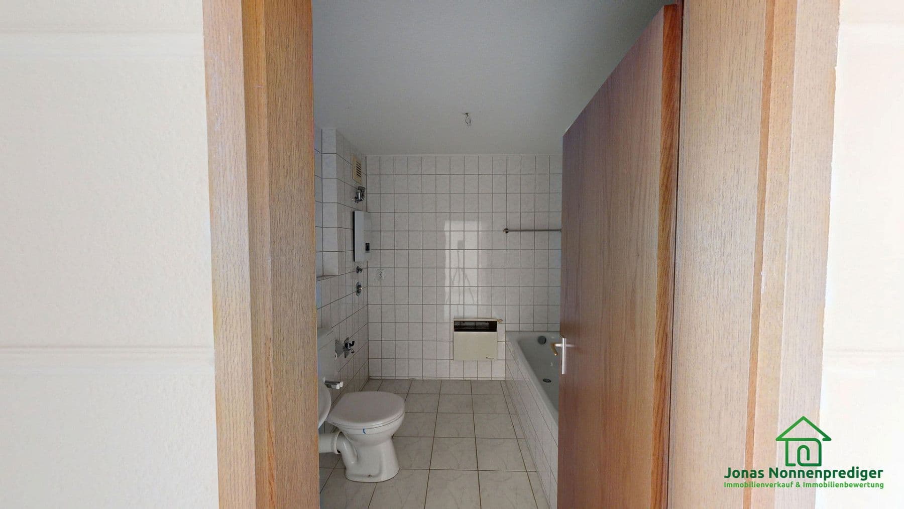 Predaj domu 1.126 m², pozemek 2.034 m², Am Serrahnsbach 35-37, Sternberg, Meklenbursko-Predpomoransko Predaj domu 1.126 m², pozemek 2.034 m², Am Serrahnsbach 35-37, Sternberg, Meklenbursko-Predpomoransko