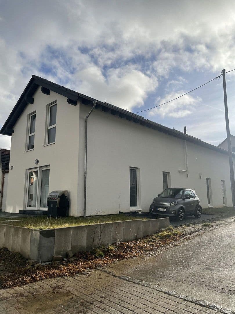 Predaj domu 100 m², pozemek 187 m², Nagold, Bádensko-Wurttembersko Predaj domu 100 m², pozemek 187 m², Nagold, Bádensko-Wurttembersko