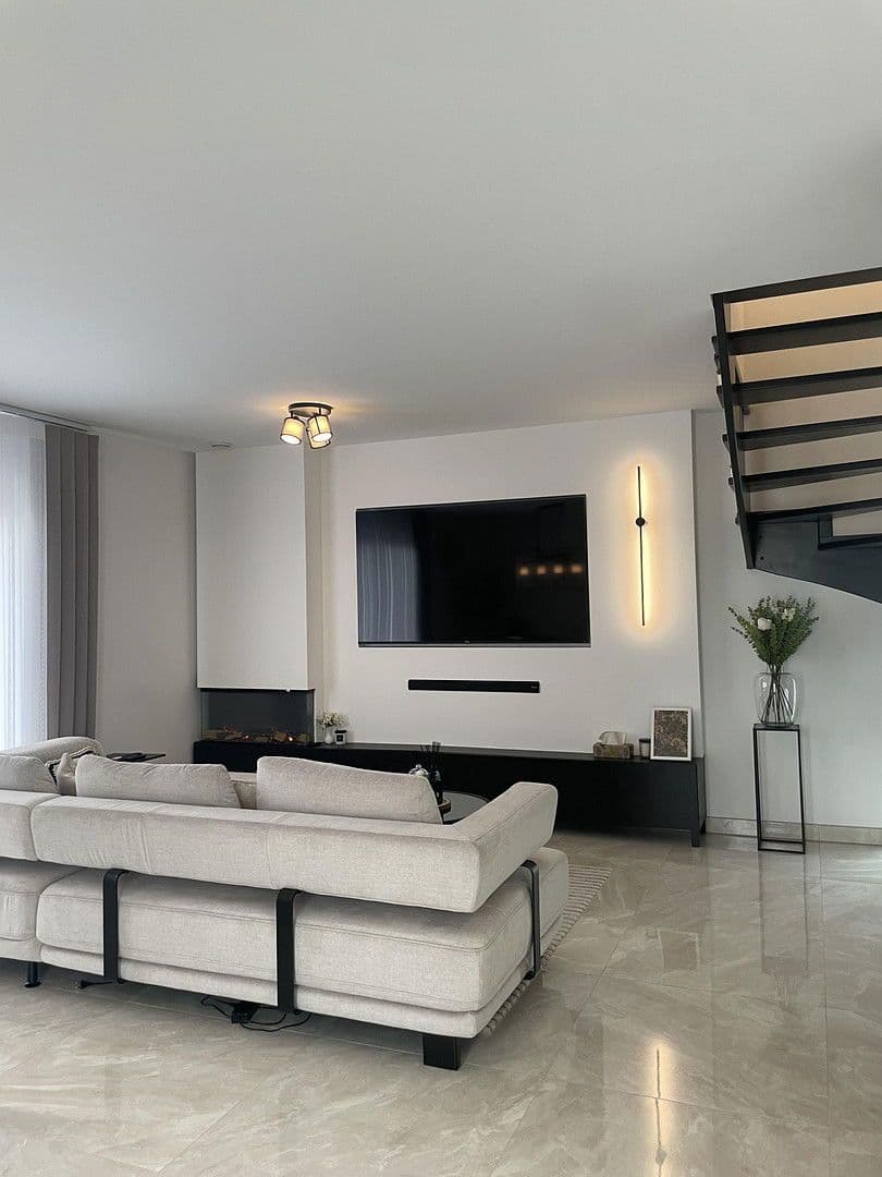 Predaj domu 100 m², pozemek 187 m², Nagold, Bádensko-Wurttembersko Predaj domu 100 m², pozemek 187 m², Nagold, Bádensko-Wurttembersko