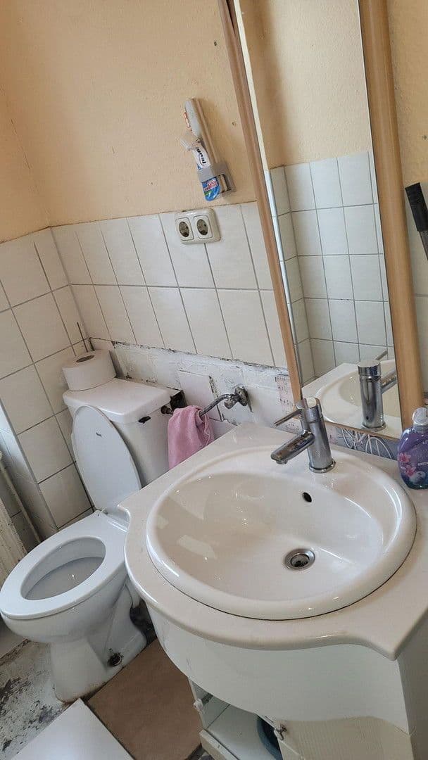 Prenájom bytu 4-izbový 110 m², Wolfhager Str. 85, Kassel, Hesensko Prenájom bytu 4-izbový 110 m², Wolfhager Str. 85, Kassel, Hesensko