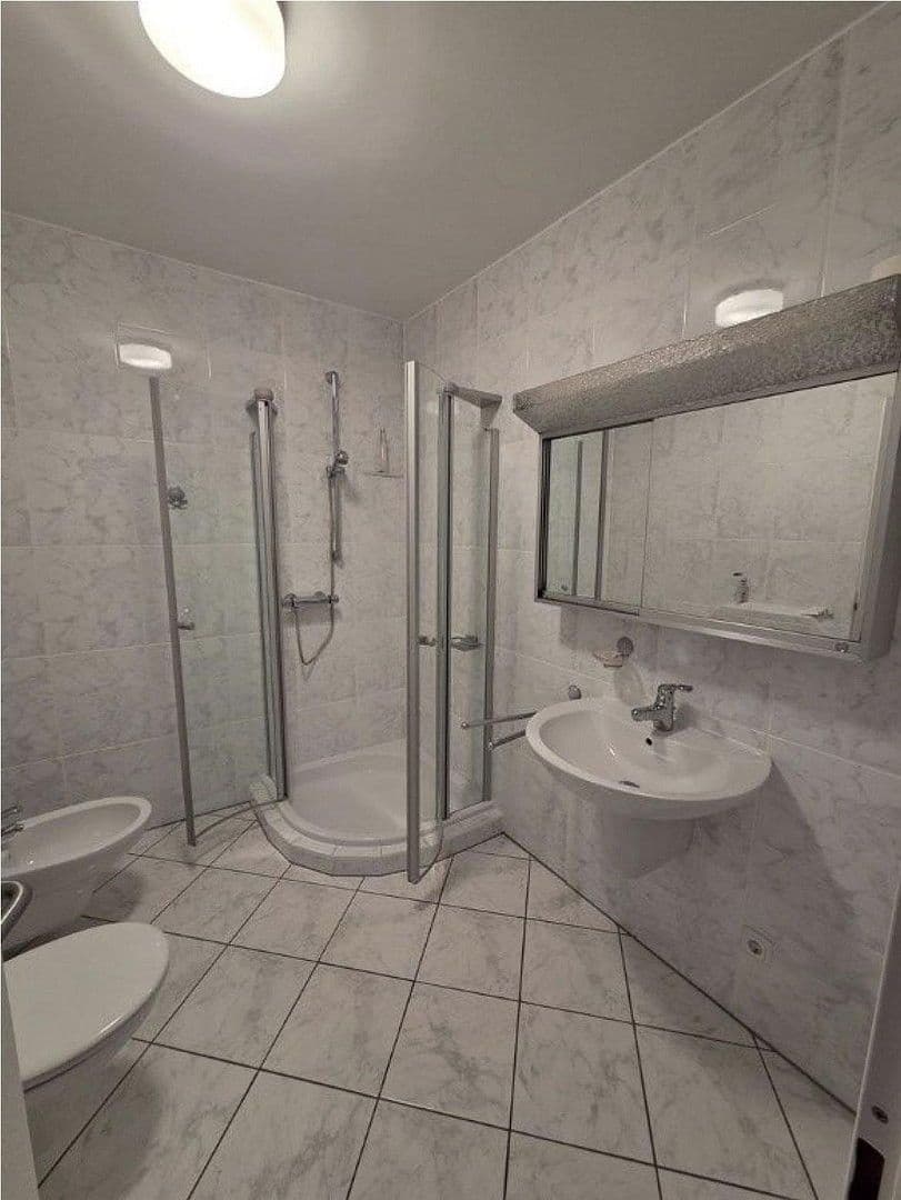 Predaj domu 171 m², pozemek 180 m², Wächtersbach, Hesensko Predaj domu 171 m², pozemek 180 m², Wächtersbach, Hesensko