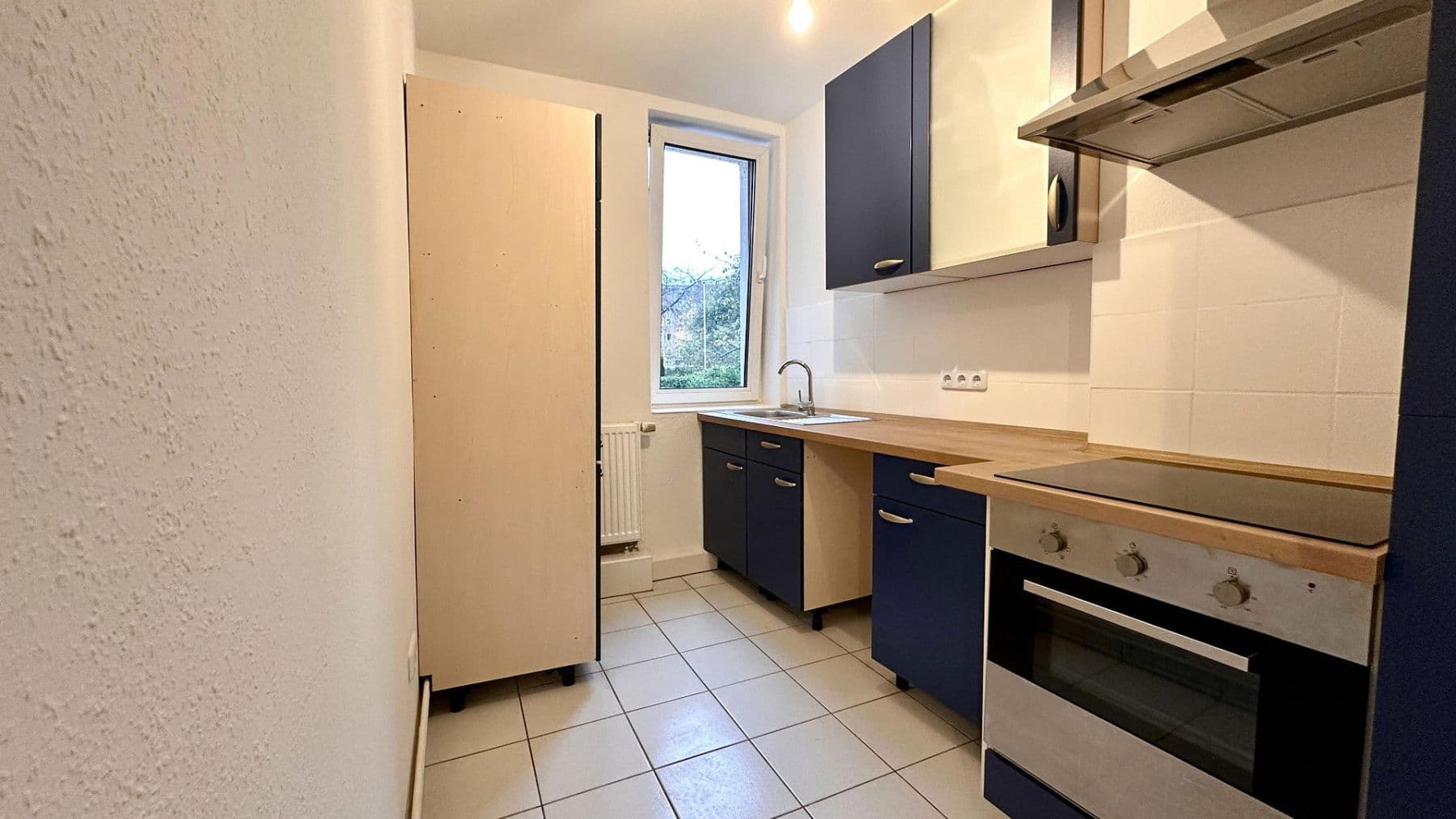 Prenájom bytu 3-izbový 88 m², Kiel, Šlezvicko-Holštajnsko Prenájom bytu 3-izbový 88 m², Kiel, Šlezvicko-Holštajnsko