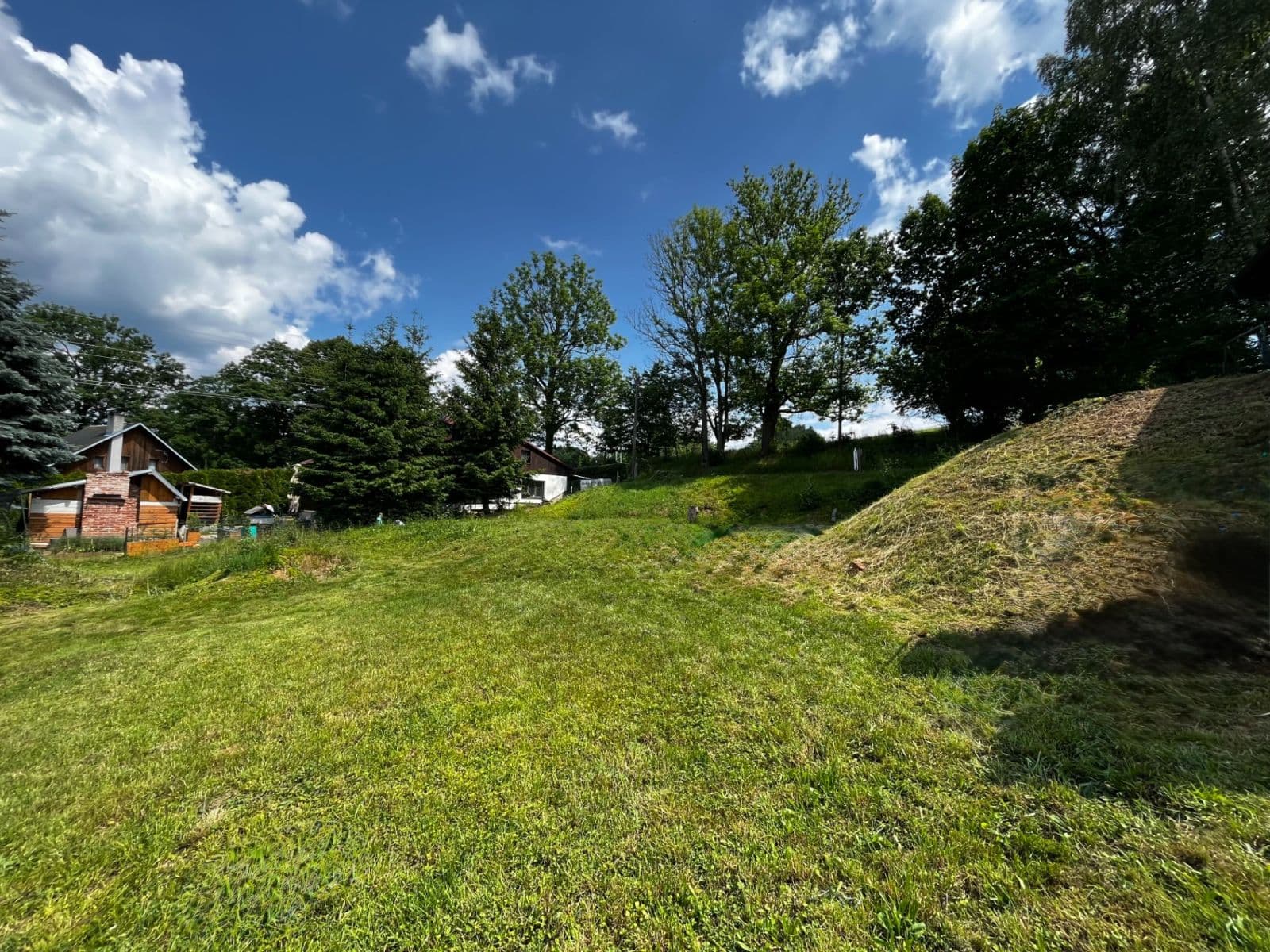 Predaj pozemku 1.225 m², V Lučinách, Liberec, Liberecký kraj Predaj pozemku 1.225 m², V Lučinách, Liberec, Liberecký kraj