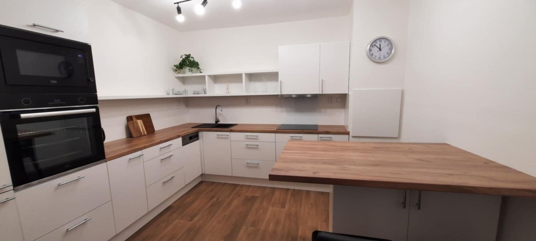 Predaj bytu 3-izbový 78 m², 17. listopadu, Mladá Boleslav, Středočeský kraj Predaj bytu 3-izbový 78 m², 17. listopadu, Mladá Boleslav, Středočeský kraj