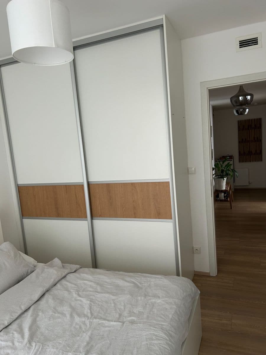 Predaj bytu 3-izbový 95 m², Hlaváčkova, Praha, Praha Predaj bytu 3-izbový 95 m², Hlaváčkova, Praha, Praha