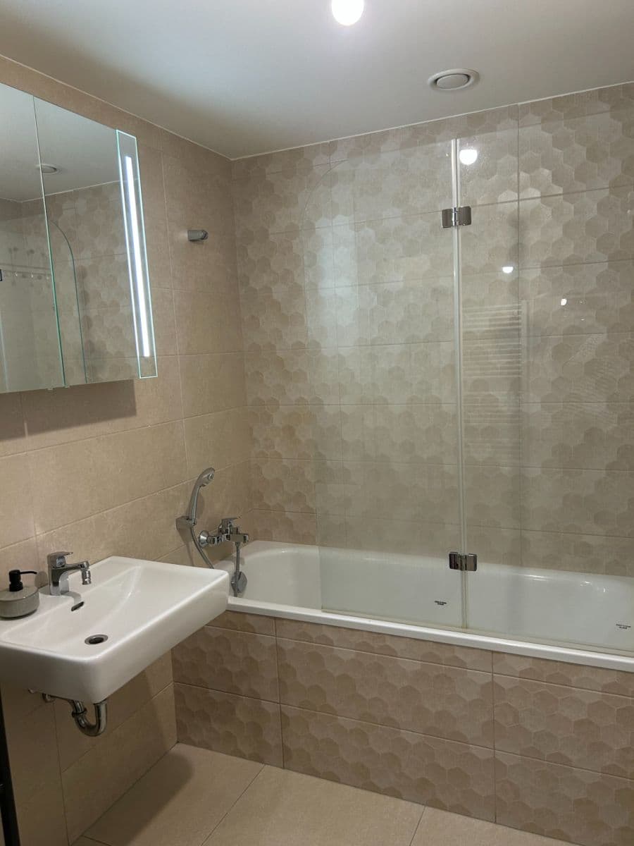 Predaj bytu 3-izbový 95 m², Hlaváčkova, Praha, Praha Predaj bytu 3-izbový 95 m², Hlaváčkova, Praha, Praha