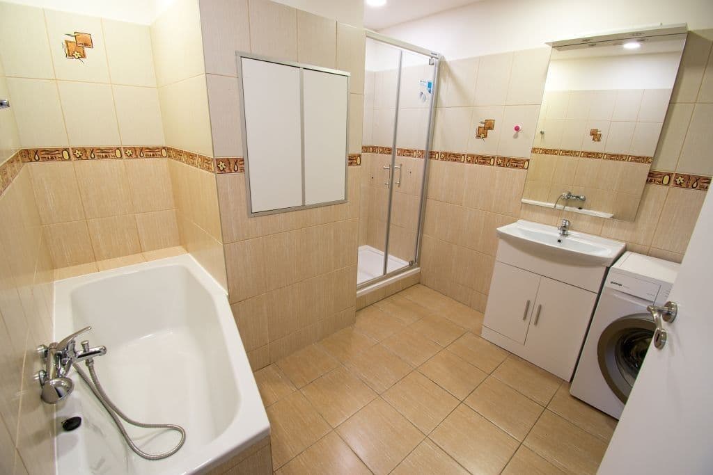 Prenájom bytu 3-izbový 80 m², Žukovského, Praha, Praha Prenájom bytu 3-izbový 80 m², Žukovského, Praha, Praha