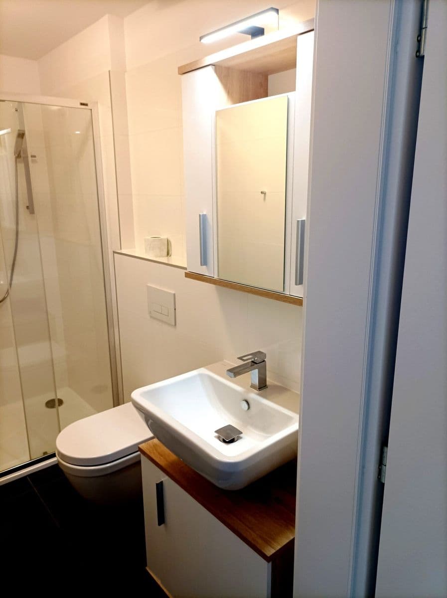 Prenájom bytu 2-izbový 40 m², Karla IV., Horoměřice, Středočeský kraj Prenájom bytu 2-izbový 40 m², Karla IV., Horoměřice, Středočeský kraj