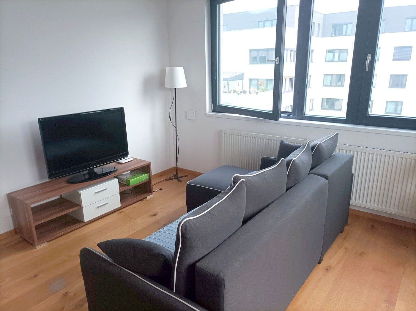 Prenájom bytu 2-izbový 40 m², Karla IV., Horoměřice, Středočeský kraj Prenájom bytu 2-izbový 40 m², Karla IV., Horoměřice, Středočeský kraj