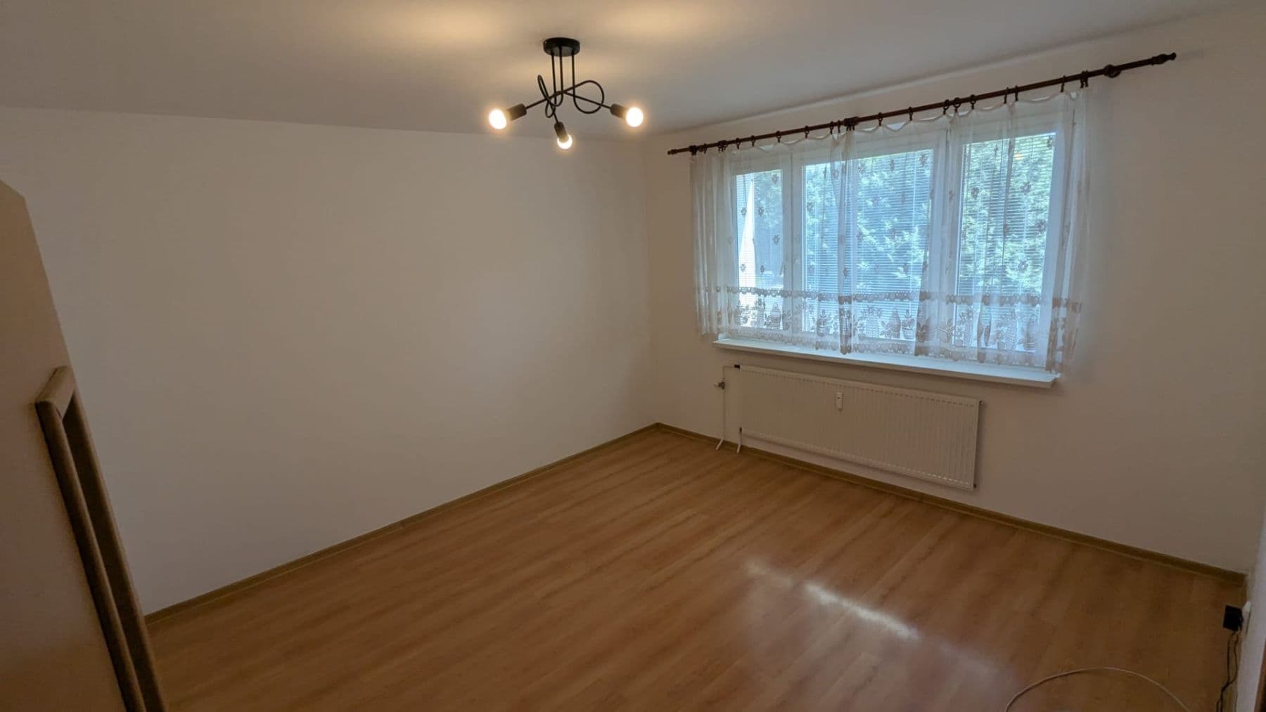 Prenájom bytu 3-izbový 70 m², Iľjušinova, Petržalka, Bratislavský kraj Prenájom bytu 3-izbový 70 m², Iľjušinova, Petržalka, Bratislavský kraj