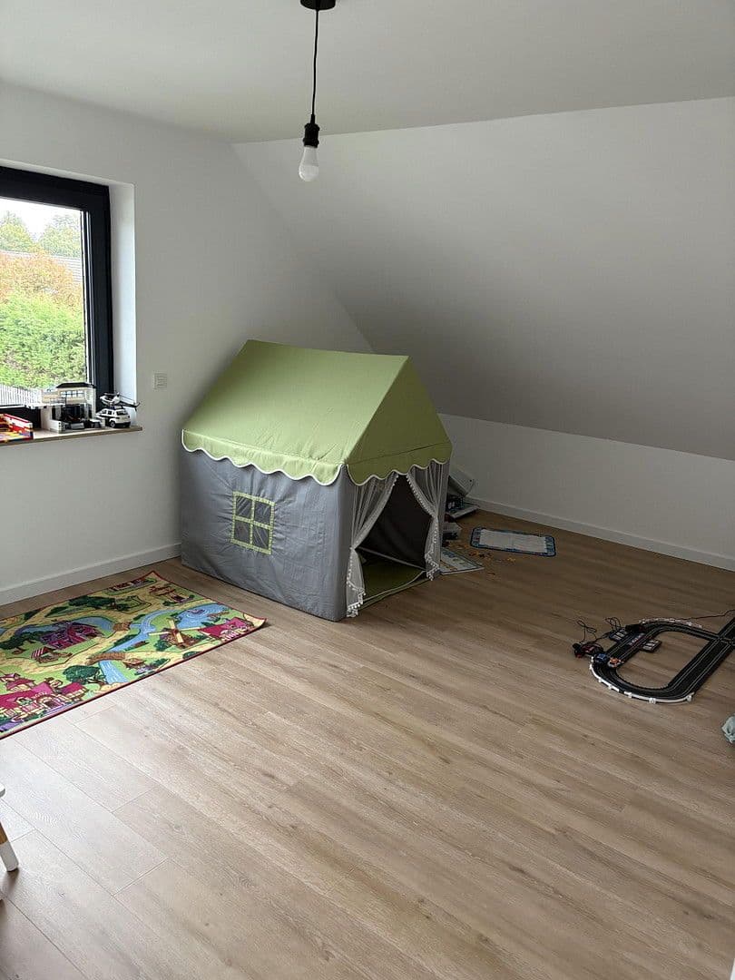 Predaj domu 202 m², pozemek 969 m², Garbsen, Dolné Sasko Predaj domu 202 m², pozemek 969 m², Garbsen, Dolné Sasko