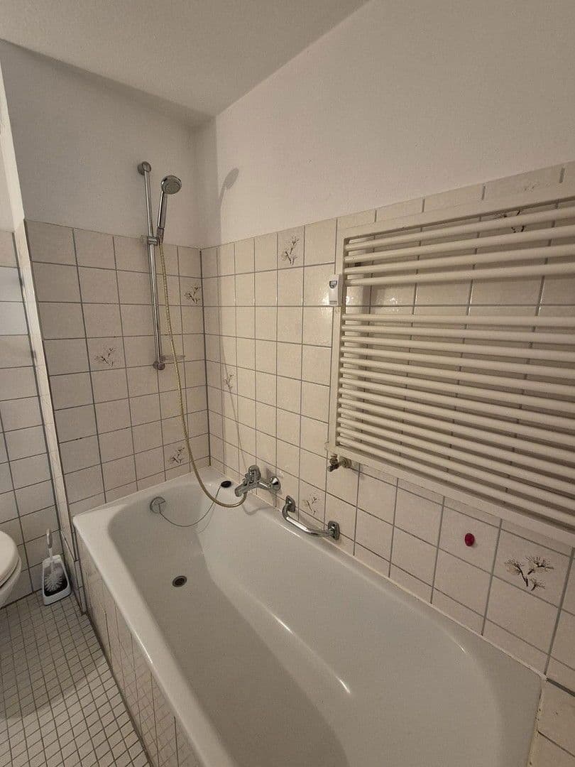 Predaj bytu 2-izbový 68 m², Große Heerstraße 22, Pfullingen, Bádensko-Wurttembersko Predaj bytu 2-izbový 68 m², Große Heerstraße 22, Pfullingen, Bádensko-Wurttembersko