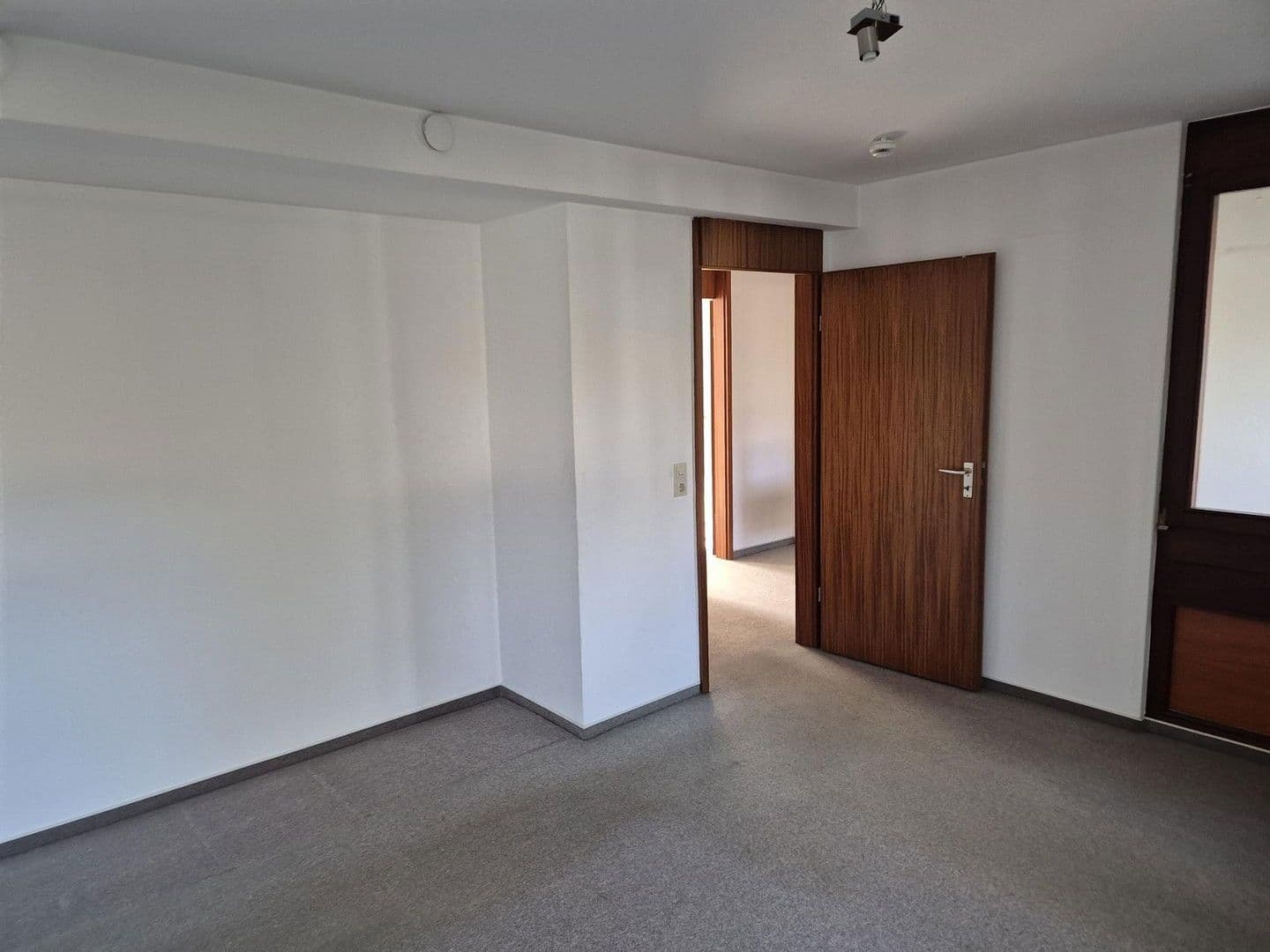 Predaj bytu 2-izbový 68 m², Große Heerstraße 22, Pfullingen, Bádensko-Wurttembersko Predaj bytu 2-izbový 68 m², Große Heerstraße 22, Pfullingen, Bádensko-Wurttembersko