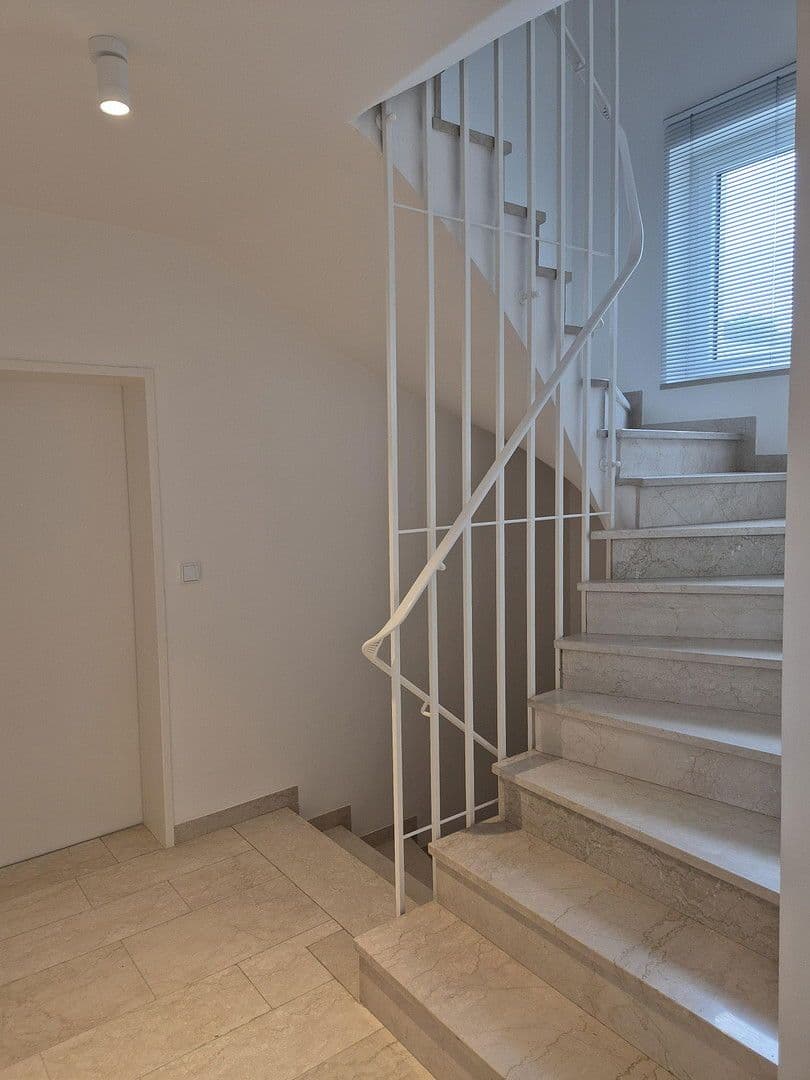 Predaj domu 146 m², pozemek 353 m², Neuried, Bavorsko Predaj domu 146 m², pozemek 353 m², Neuried, Bavorsko