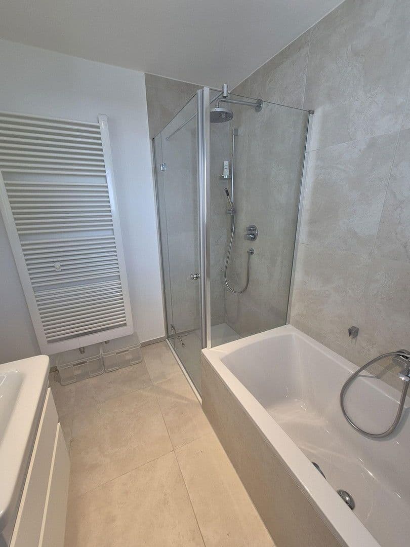 Predaj domu 146 m², pozemek 353 m², Neuried, Bavorsko Predaj domu 146 m², pozemek 353 m², Neuried, Bavorsko