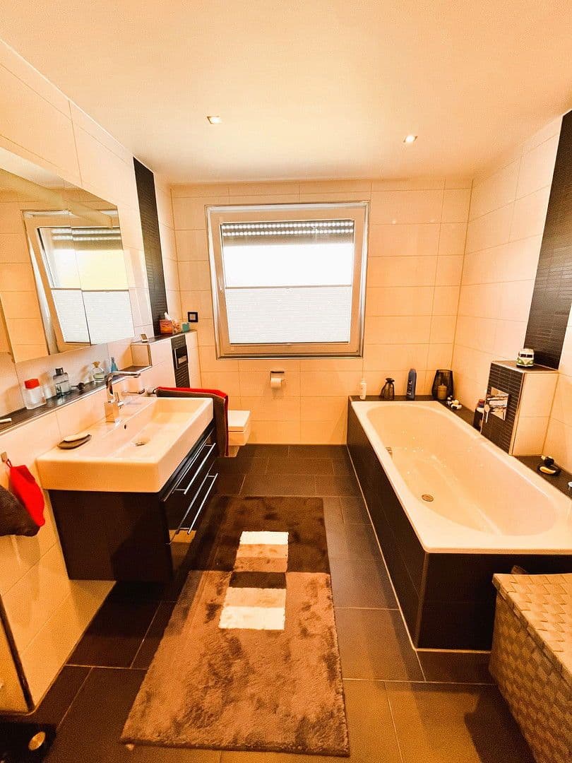 Predaj domu 139 m², pozemek 235 m², Henry-Dunant-Straße 19, Bottrop, Severné Porýnie - Westfálsko Predaj domu 139 m², pozemek 235 m², Henry-Dunant-Straße 19, Bottrop, Severné Porýnie - Westfálsko