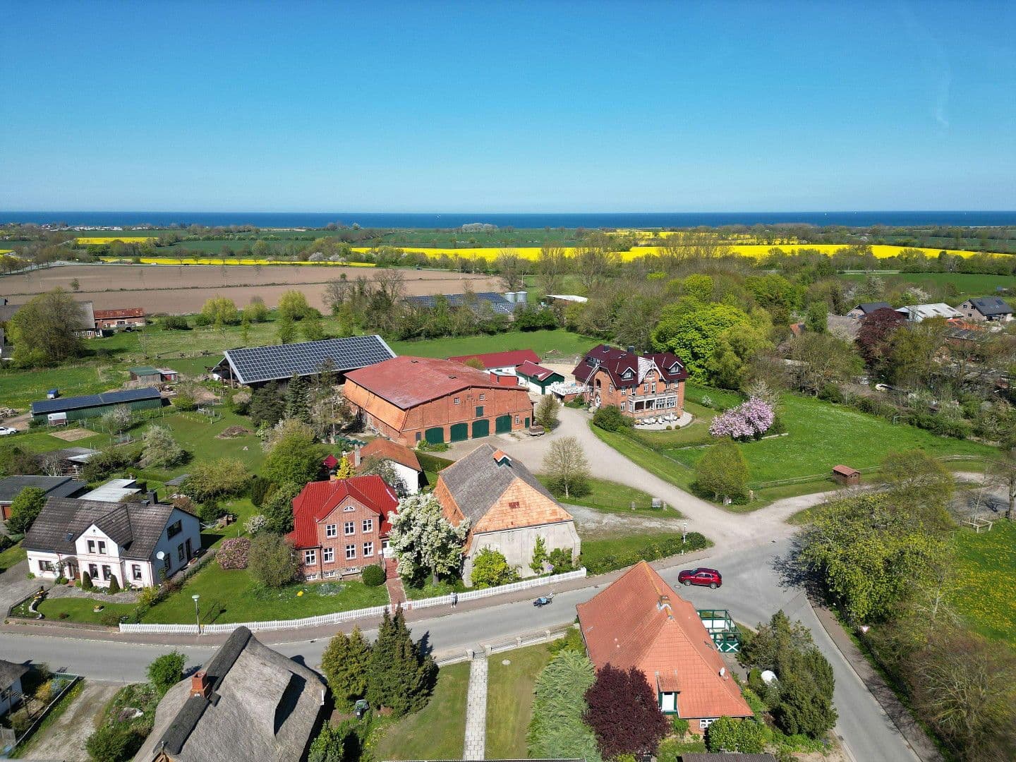 Predaj domu 212 m², pozemek 1.347 m², Dorfstraße 39, Stakendorf, Šlezvicko-Holštajnsko Predaj domu 212 m², pozemek 1.347 m², Dorfstraße 39, Stakendorf, Šlezvicko-Holštajnsko