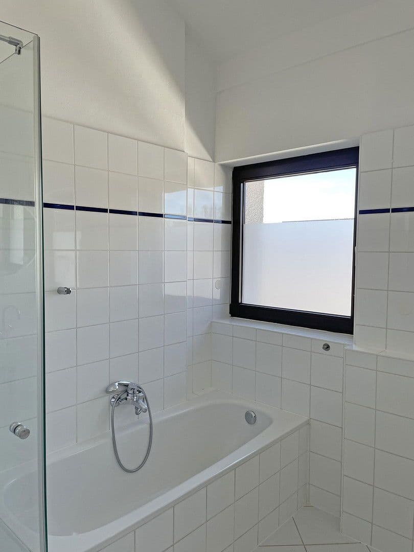 Prenájom domu 130 m², pozemek 359 m², München, Bavorsko Prenájom domu 130 m², pozemek 359 m², München, Bavorsko