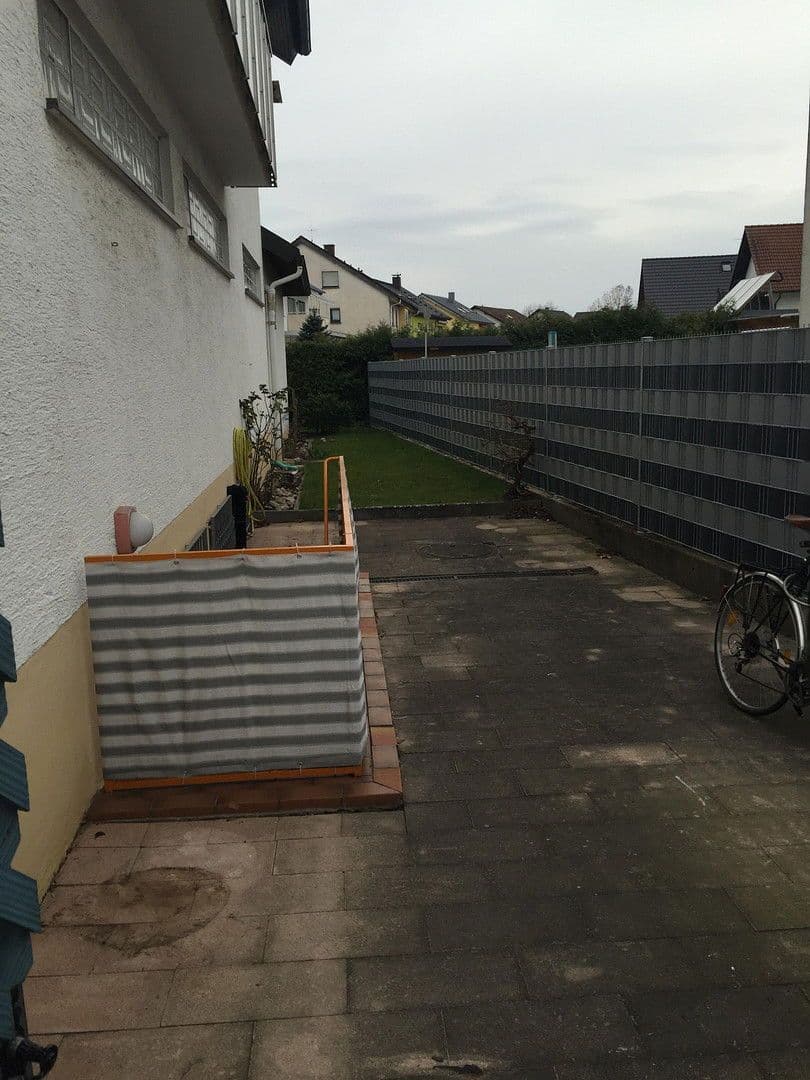 Prenájom bytu 5-izbový 167 m², Iffezheim, Bádensko-Wurttembersko Prenájom bytu 5-izbový 167 m², Iffezheim, Bádensko-Wurttembersko