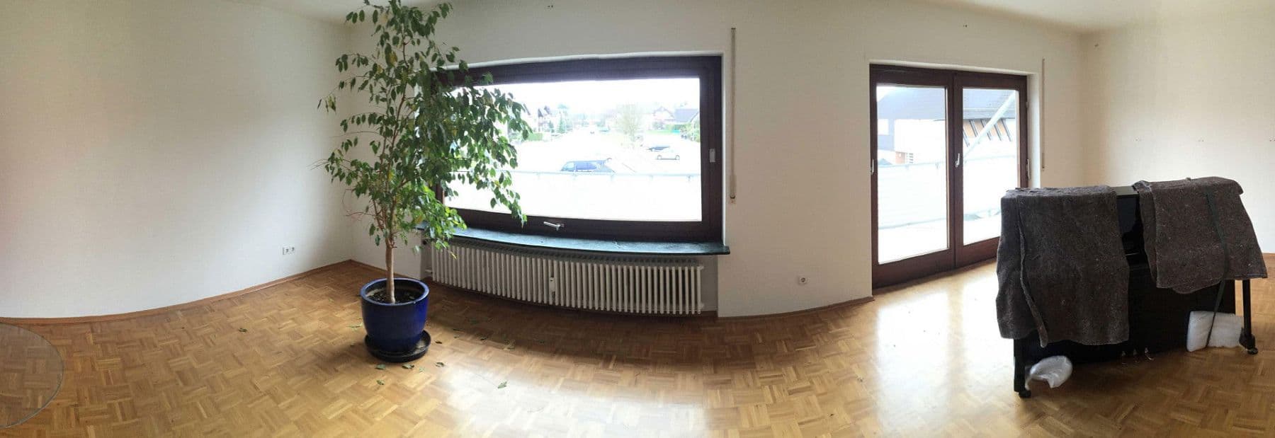 Prenájom bytu 5-izbový 167 m², Iffezheim, Bádensko-Wurttembersko Prenájom bytu 5-izbový 167 m², Iffezheim, Bádensko-Wurttembersko