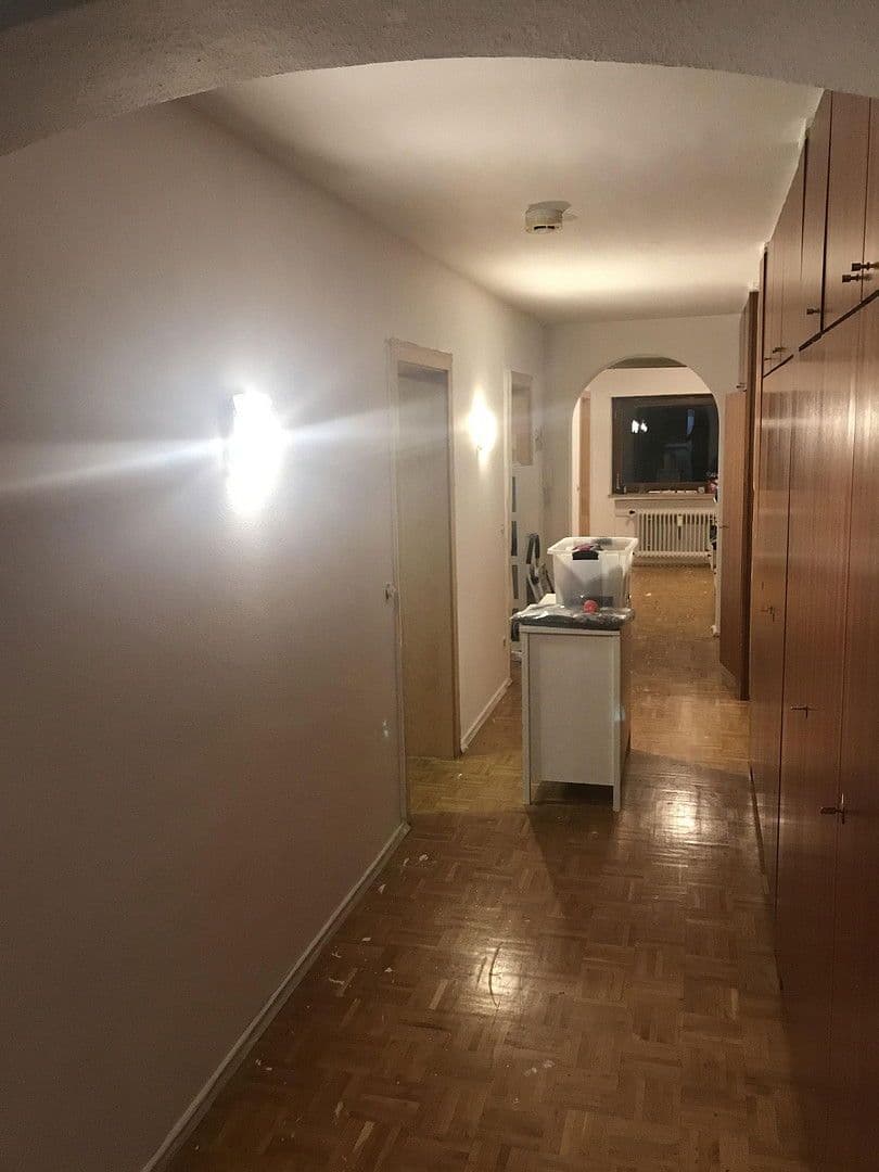 Prenájom bytu 5-izbový 167 m², Iffezheim, Bádensko-Wurttembersko Prenájom bytu 5-izbový 167 m², Iffezheim, Bádensko-Wurttembersko