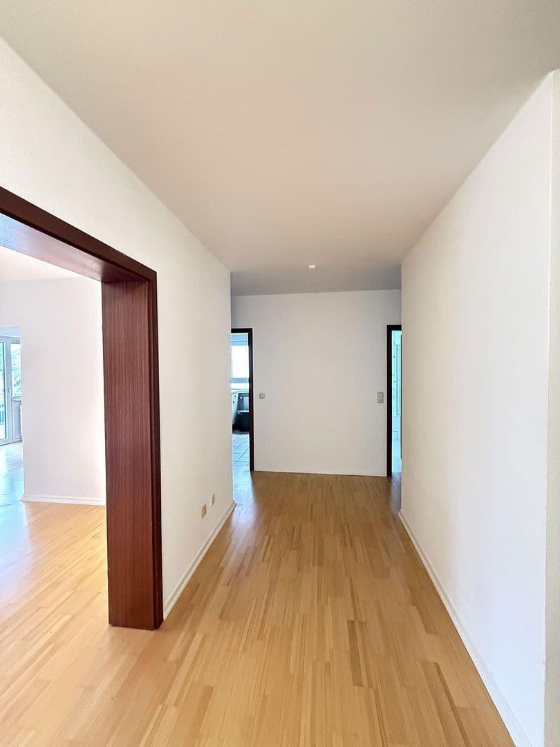 Predaj bytu 4-izbový 105 m², Frankfurt am Main, Hesensko Predaj bytu 4-izbový 105 m², Frankfurt am Main, Hesensko