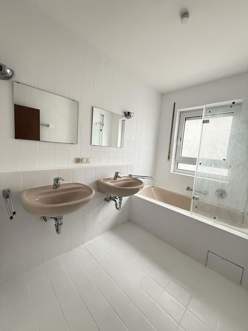 Predaj bytu 4-izbový 105 m², Frankfurt am Main, Hesensko Predaj bytu 4-izbový 105 m², Frankfurt am Main, Hesensko