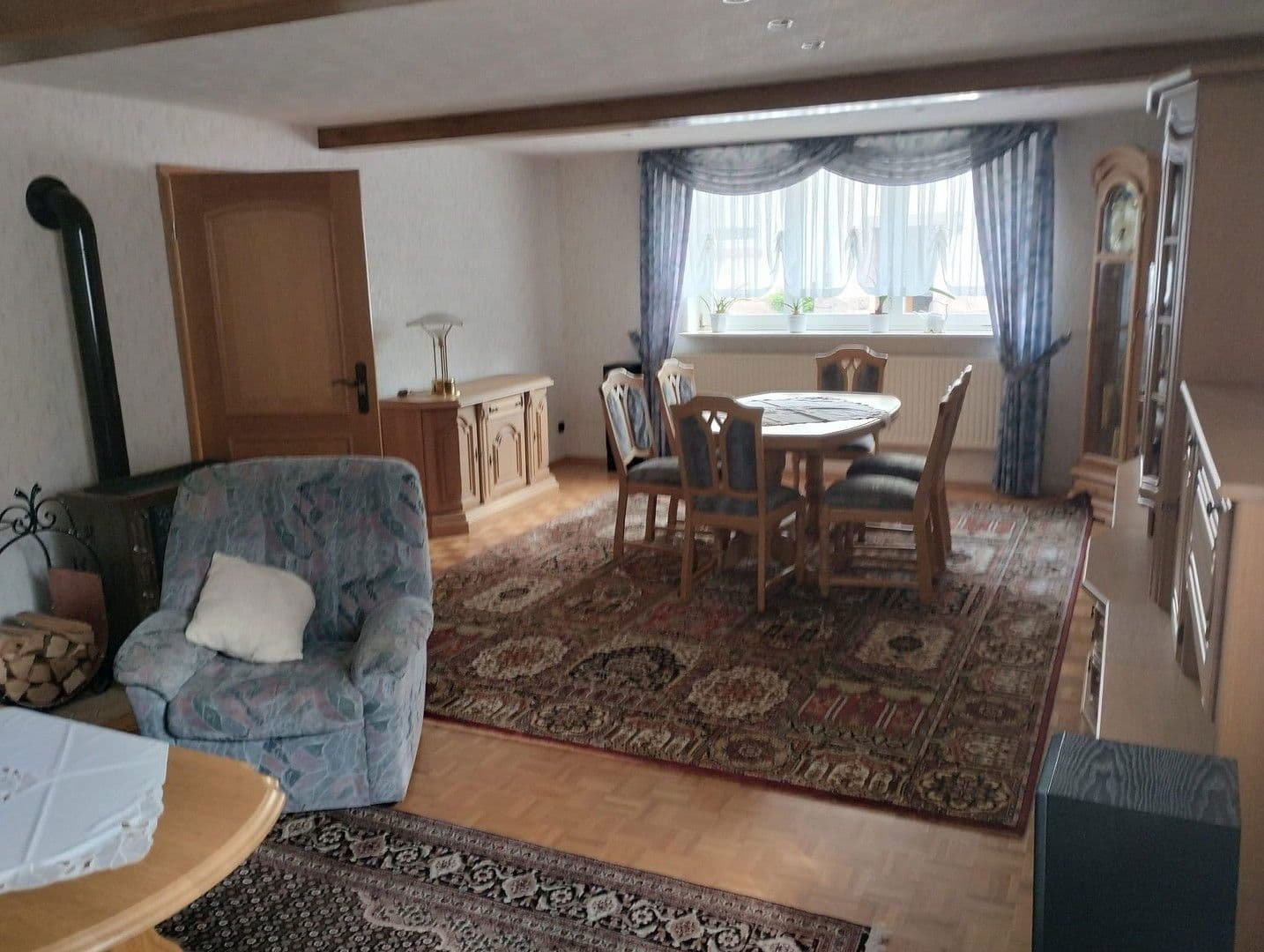 Predaj domu 180 m², pozemek 2.200 m², Hofbieber, Hesensko Predaj domu 180 m², pozemek 2.200 m², Hofbieber, Hesensko