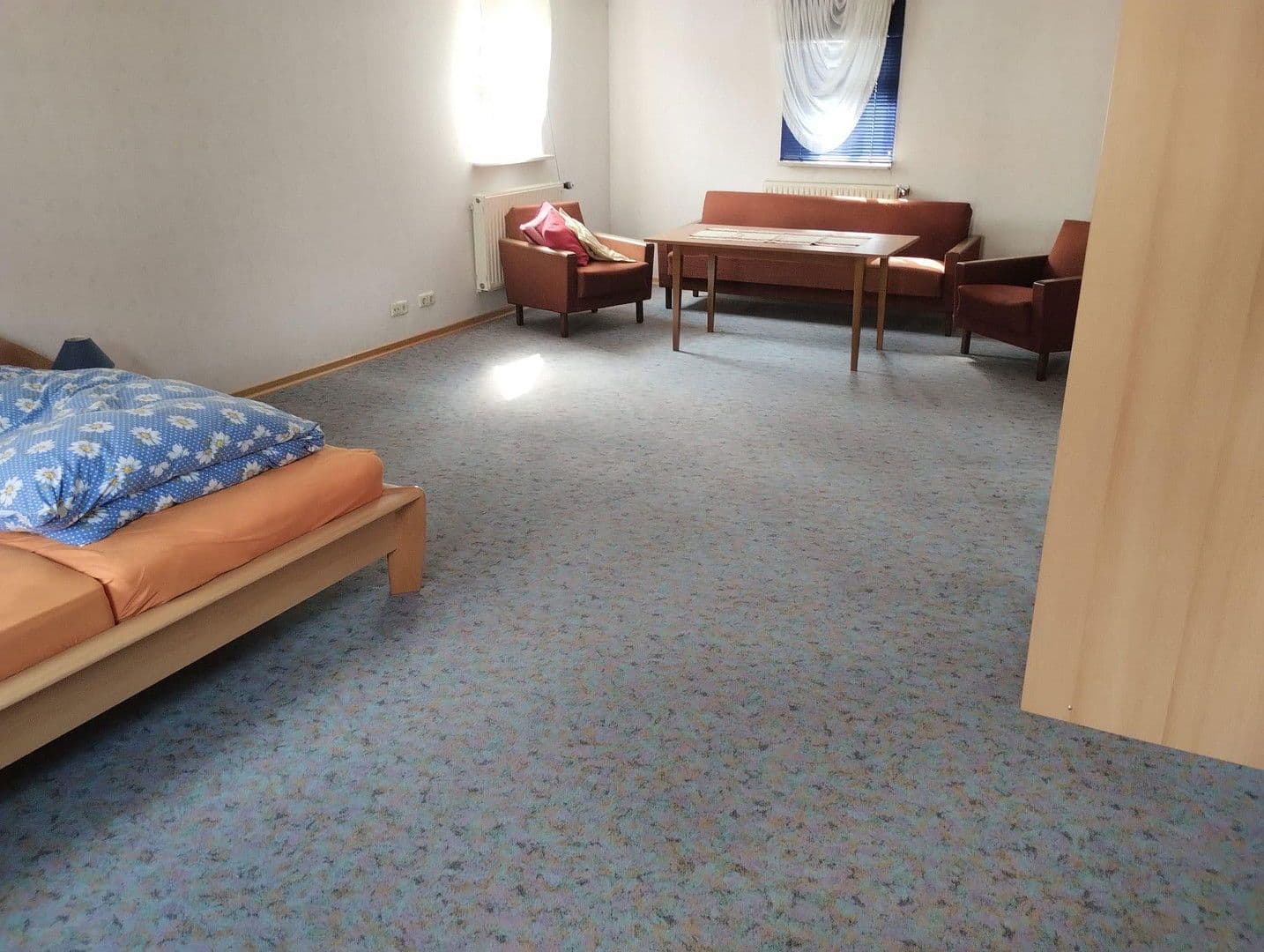 Predaj domu 180 m², pozemek 2.200 m², Hofbieber, Hesensko Predaj domu 180 m², pozemek 2.200 m², Hofbieber, Hesensko