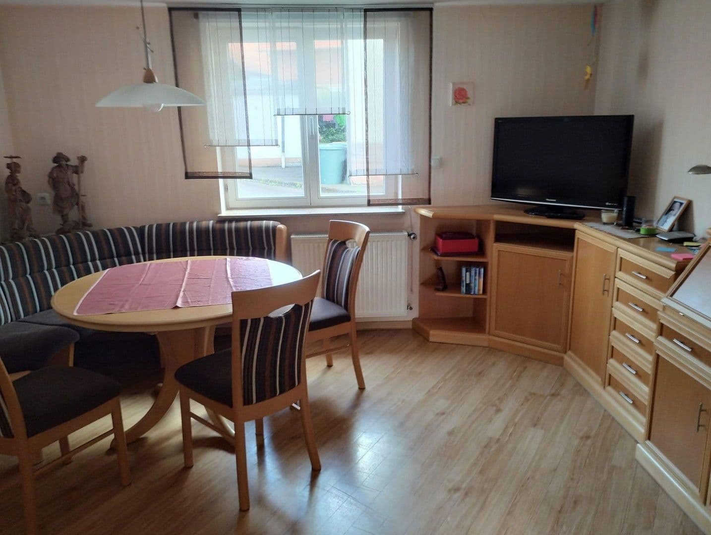 Predaj domu 180 m², pozemek 2.200 m², Hofbieber, Hesensko Predaj domu 180 m², pozemek 2.200 m², Hofbieber, Hesensko